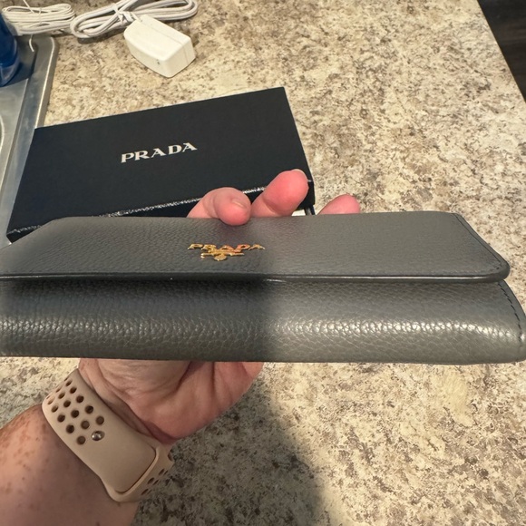 PRADA Saffiano Wallet NIB - Picture 13 of 16